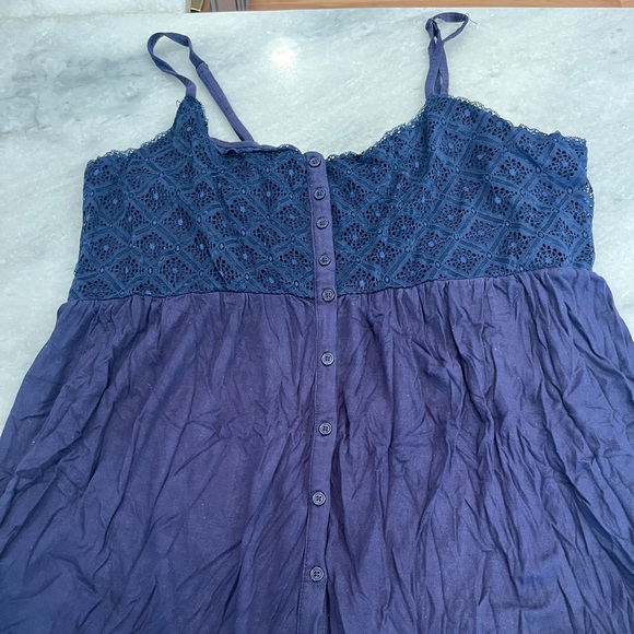 Torrid cami style top! - Picture 1 of 2